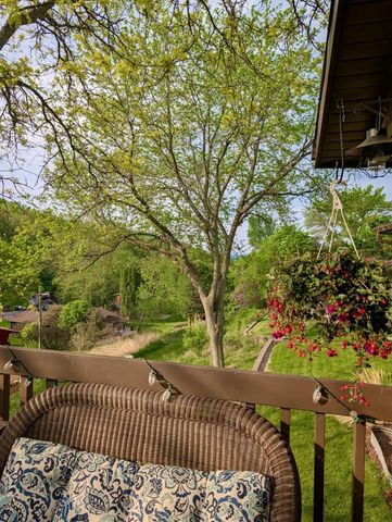 N2046 Orchard Valley DRIVE, La Crosse, WI 54601