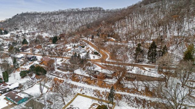 N2046 Orchard Valley DRIVE, La Crosse, WI 54601