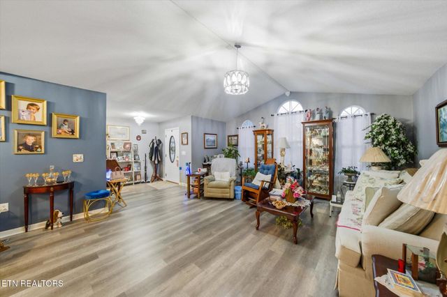 2039 Highway 322 E, Sweetwater, TN 37874