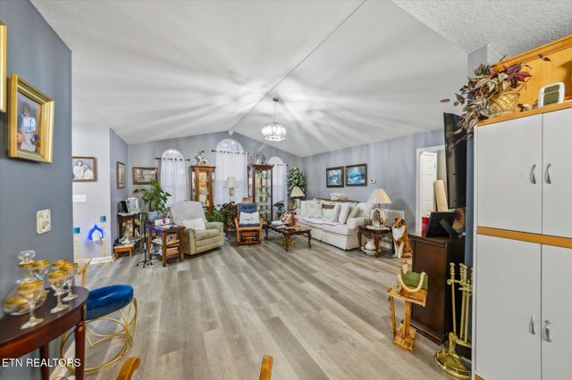 2039 Highway 322 E, Sweetwater, TN 37874