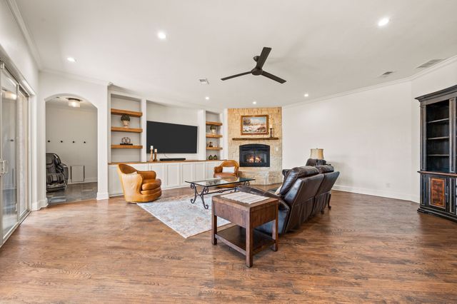 1305 Garza Lane, Little Elm, TX 75068