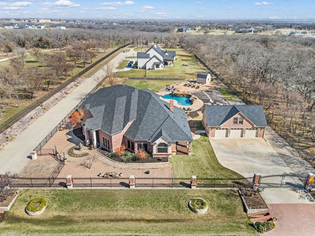 1305 Garza Lane, Little Elm, TX 75068