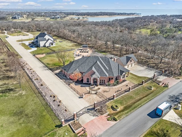 1305 Garza Lane, Little Elm, TX 75068