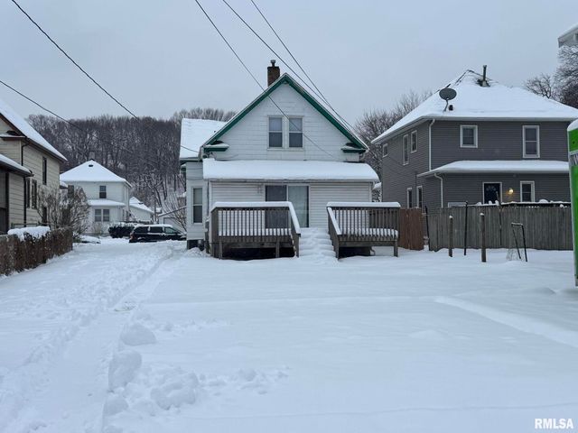 105 6TH Avenue, Moline, IL 61265