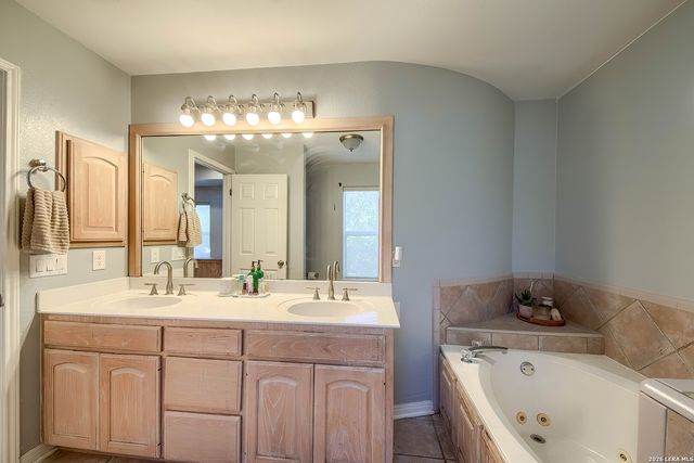 120 Oakwell Farms, San Antonio, TX 78218