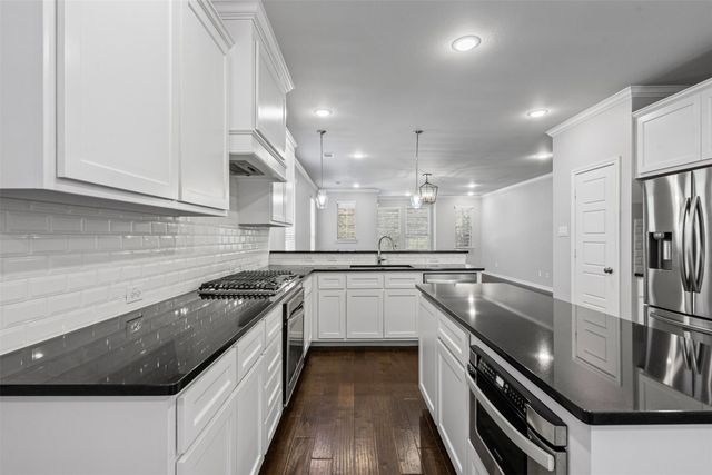 2611 McCart Avenue, Fort Worth, TX 76110