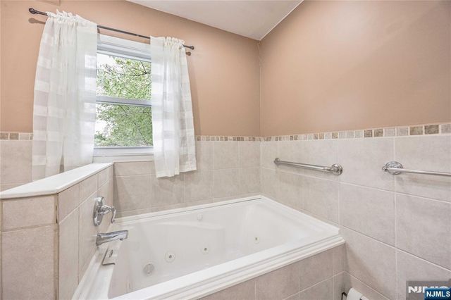 68 Minnehaha Boulevard, Par-troy Hills Twp., NJ 07034