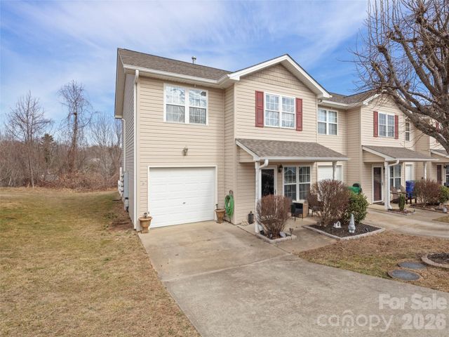 99 Sunny Meadows Boulevard, Arden, NC 28704