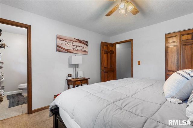 108 COTTONWOOD Drive, Chatham, IL 62629