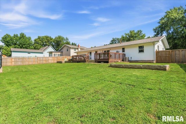 108 COTTONWOOD Drive, Chatham, IL 62629