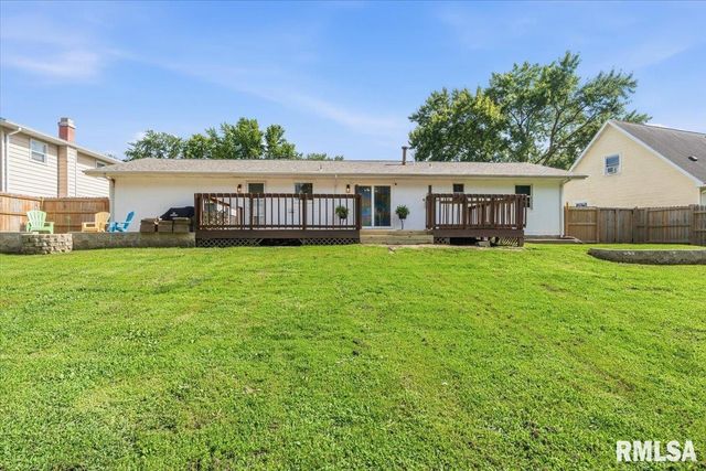108 COTTONWOOD Drive, Chatham, IL 62629