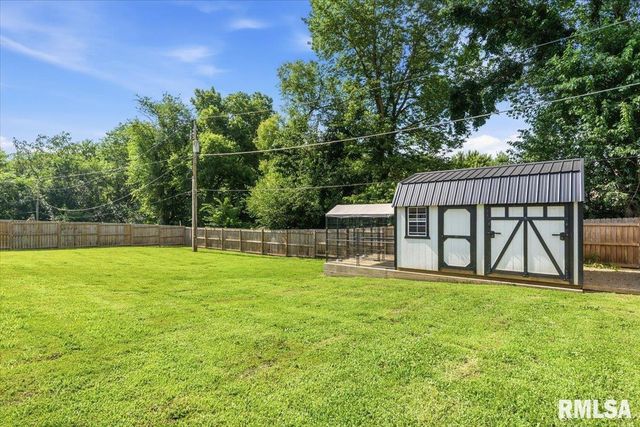 108 COTTONWOOD Drive, Chatham, IL 62629