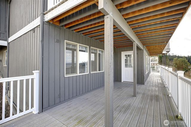 211 Arbor Terrace, Camano Island, WA 98282