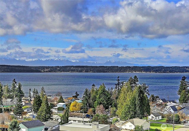 211 Arbor Terrace, Camano Island, WA 98282