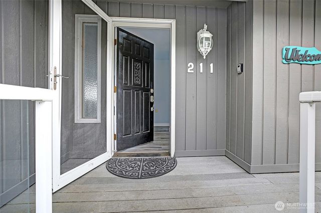 211 Arbor Terrace, Camano Island, WA 98282