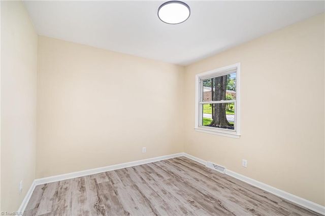 1807 Carlton Avenue, Greensboro, NC 27406