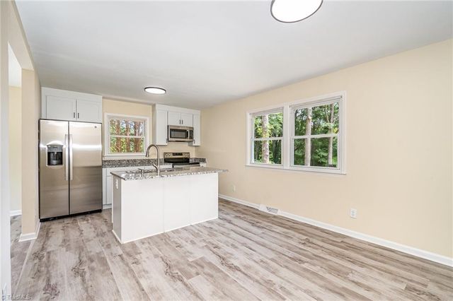 1807 Carlton Avenue, Greensboro, NC 27406
