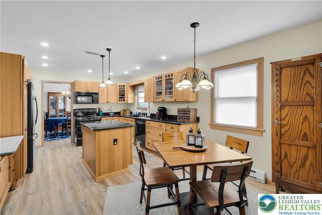 517 Apple Hill Drive, Forks Twp, PA 18040