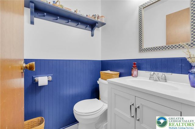 517 Apple Hill Drive, Forks Twp, PA 18040