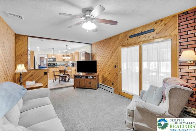 517 Apple Hill Drive, Forks Twp, PA 18040