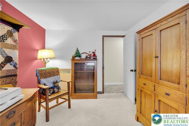 517 Apple Hill Drive, Forks Twp, PA 18040