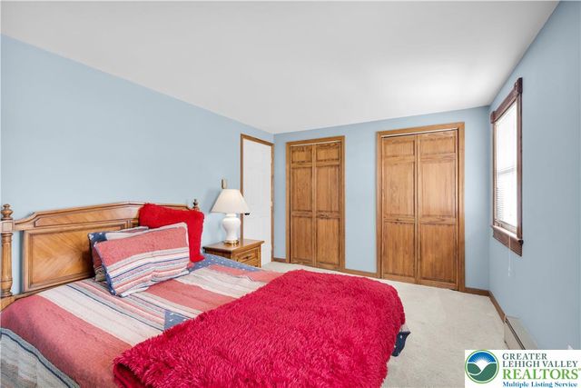 517 Apple Hill Drive, Forks Twp, PA 18040