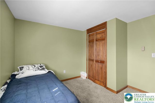 517 Apple Hill Drive, Forks Twp, PA 18040