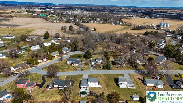 517 Apple Hill Drive, Forks Twp, PA 18040