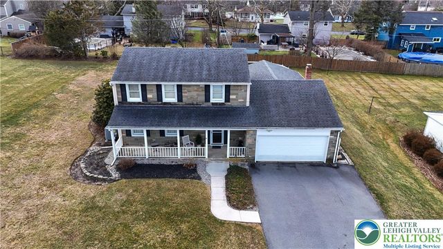 517 Apple Hill Drive, Forks Twp, PA 18040