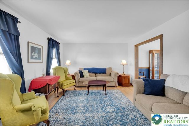 517 Apple Hill Drive, Forks Twp, PA 18040