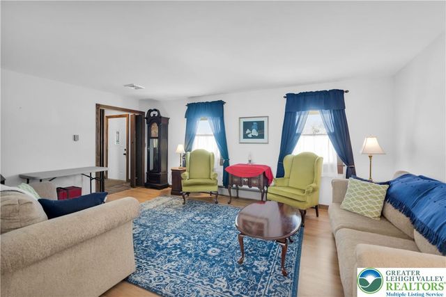 517 Apple Hill Drive, Forks Twp, PA 18040