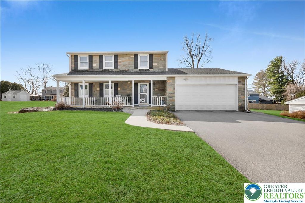 517 Apple Hill Drive, Forks Twp, PA 18040