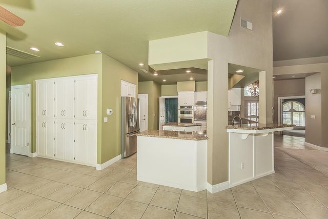 2856 W Athens Avenue, Fresno, CA 93711