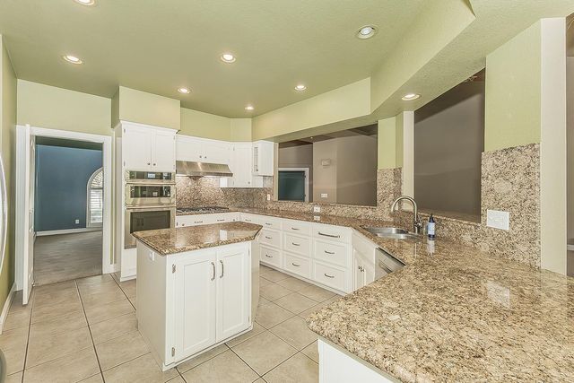2856 W Athens Avenue, Fresno, CA 93711