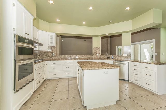 2856 W Athens Avenue, Fresno, CA 93711
