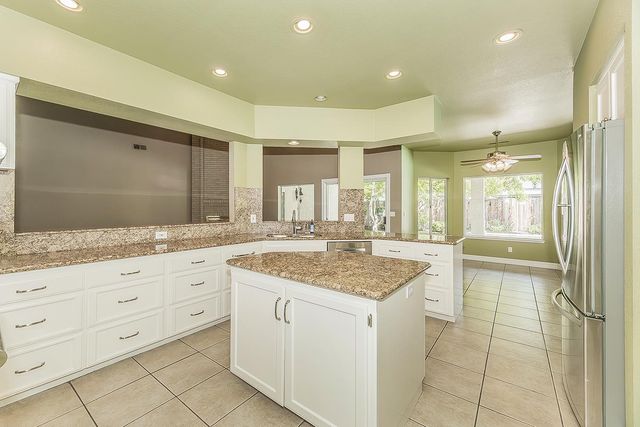 2856 W Athens Avenue, Fresno, CA 93711