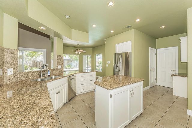 2856 W Athens Avenue, Fresno, CA 93711