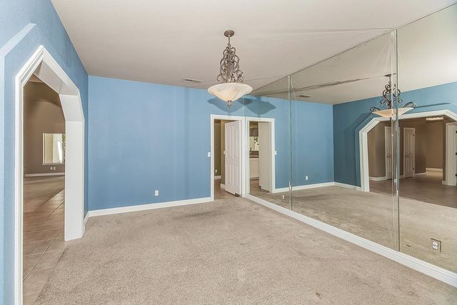2856 W Athens Avenue, Fresno, CA 93711