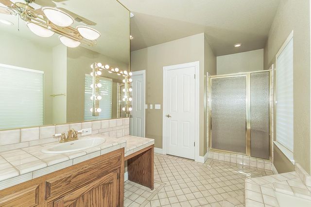 2856 W Athens Avenue, Fresno, CA 93711