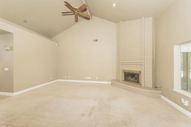 2856 W Athens Avenue, Fresno, CA 93711