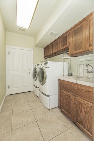 2856 W Athens Avenue, Fresno, CA 93711