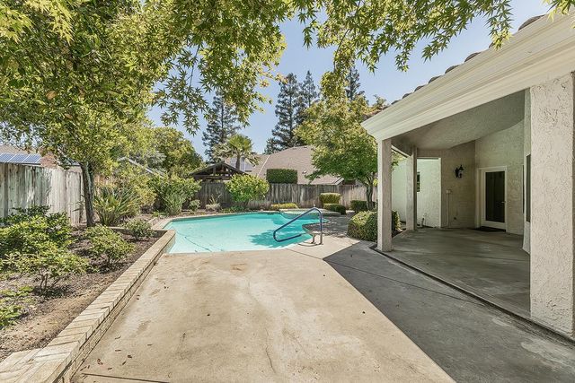 2856 W Athens Avenue, Fresno, CA 93711