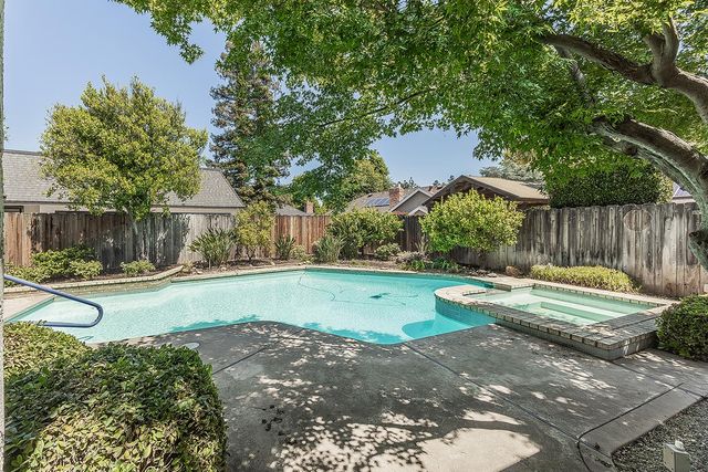 2856 W Athens Avenue, Fresno, CA 93711