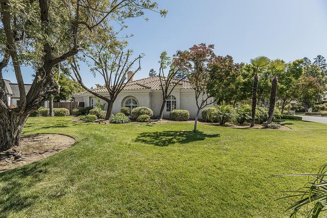 2856 W Athens Avenue, Fresno, CA 93711