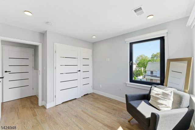 25 E 10Th St A, Linden City, NJ 07036