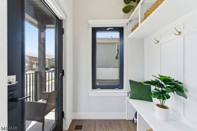 25 E 10Th St A, Linden City, NJ 07036