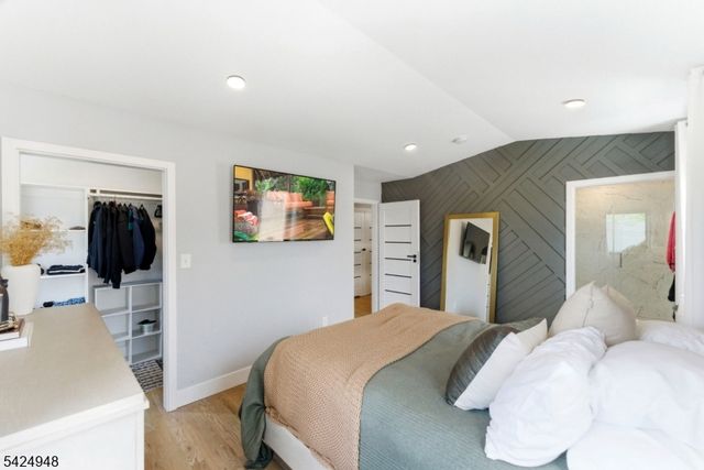 25 E 10Th St A, Linden City, NJ 07036