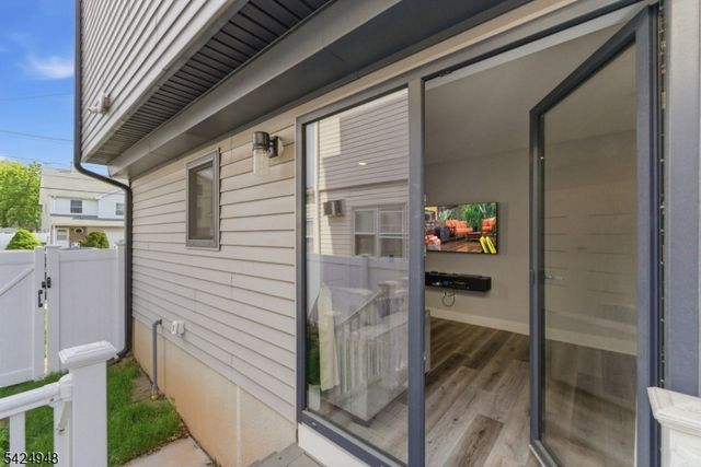 25 E 10Th St A, Linden City, NJ 07036