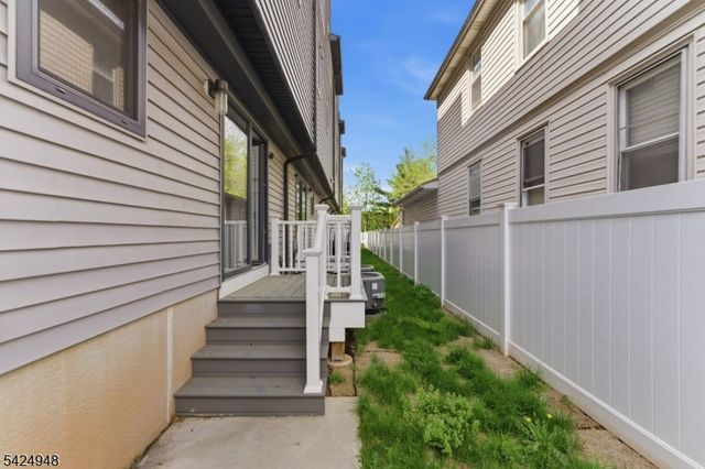 25 E 10Th St A, Linden City, NJ 07036