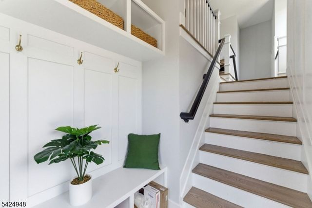 25 E 10Th St A, Linden City, NJ 07036